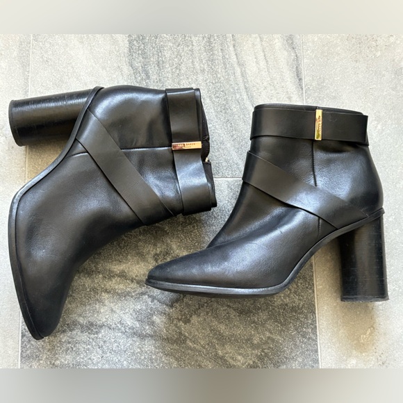 Cute Black Ankle Boots by Ted Baker with Rose Gold details - Picture 1 of 6